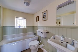 Bathroom - The West Wing at Trevadlock Manor (Launceston)
