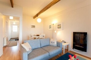 Living area - Cape View (Penzance)