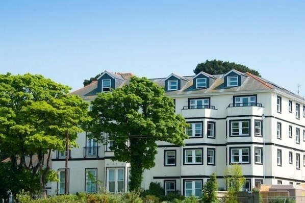 Front of property - Chy Mor (Falmouth)