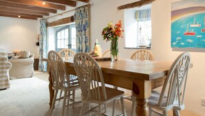 In-room dining - Cob Cottage at Higher Tregidden (Helston)