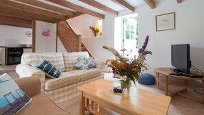Living area - Cob Cottage at Higher Tregidden (Helston)