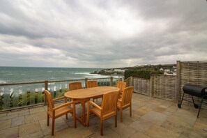 Khu ẩm thực ngoài trời