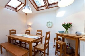 In-room dining - Cobblestones (Truro)