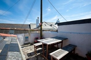 Outdoor dining - Cobblestones (Truro)