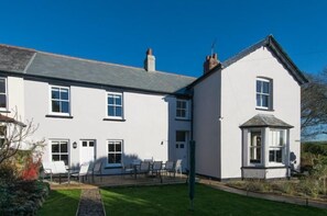 Front of property - Cobbetts (Camelford)