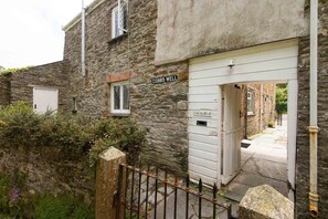 Exterior - Cobbs Well (Fowey)