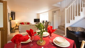 In-room dining - Cobbs Well (Fowey)