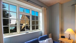 Room - Corner Cottage (Truro)