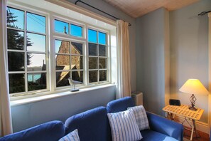 2 bedrooms, free cribs/infant beds, free WiFi - Corner Cottage (Truro)