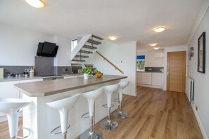 In-room dining - Crantock (Newquay)