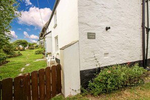 Property grounds - Crotchet Cottage (Truro)