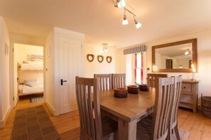 객실 내 식사 공간