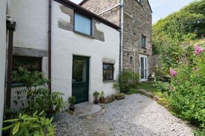 Property entrance - Dingley Cottage (Helston)