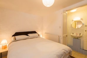 2 bedrooms, free cots/infant beds, free WiFi