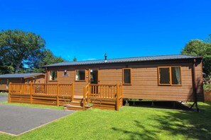 Front of property - Daisy Lodge (Bodmin)