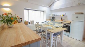 Private kitchen - Crugsillick Studio (Truro)