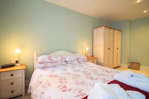 3 Schlafzimmer, kostenlose Babybetten, kostenloses WLAN