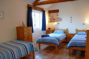 2 bedrooms, free cots/infant beds, free WiFi