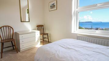 3 Schlafzimmer, kostenlose Babybetten, kostenloses WLAN