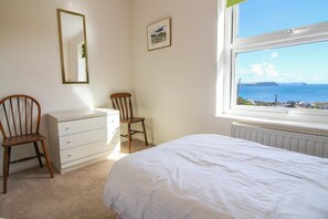 3 Schlafzimmer, kostenlose Babybetten, kostenloses WLAN