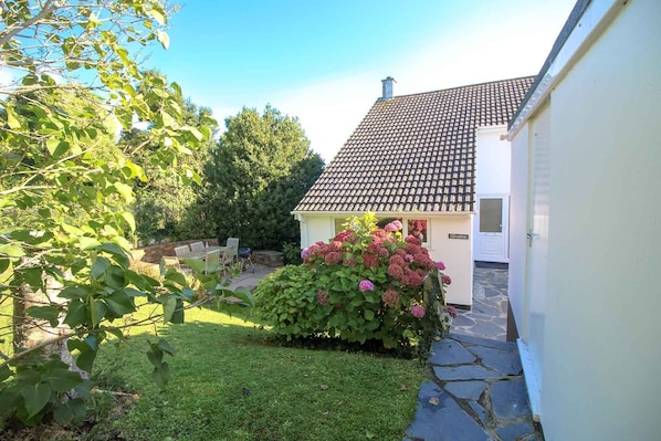 Property grounds - Ellenglaze (Truro)