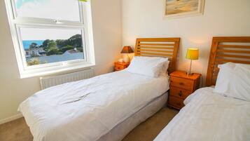 3 Schlafzimmer, kostenlose Babybetten, kostenloses WLAN