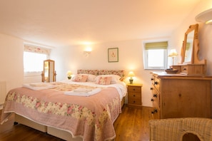 2 bedrooms, free cots/infant beds, free WiFi