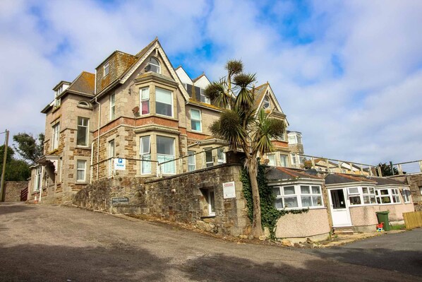 Front of property - Godrevy (St Ives)