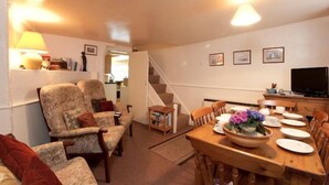 In-room dining - Fishermans Cottage (Port Isaac)