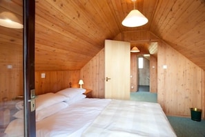 3 bedrooms, free cots/infant beds