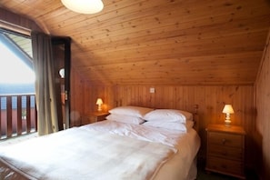 3 bedrooms, free cots/infant beds