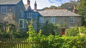 Front of property - Fontevrault Cottage (Tintagel)
