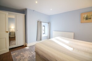 3 bedrooms, free cots/infant beds, free WiFi