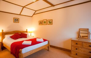 2 bedrooms, free cots/infant beds, free WiFi - Glenleigh Cottage (St Austell)