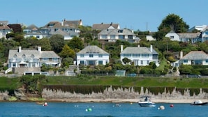 Cottage | City view - Hideaway (Truro)