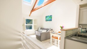 Living area - Heron's Catch (Truro)