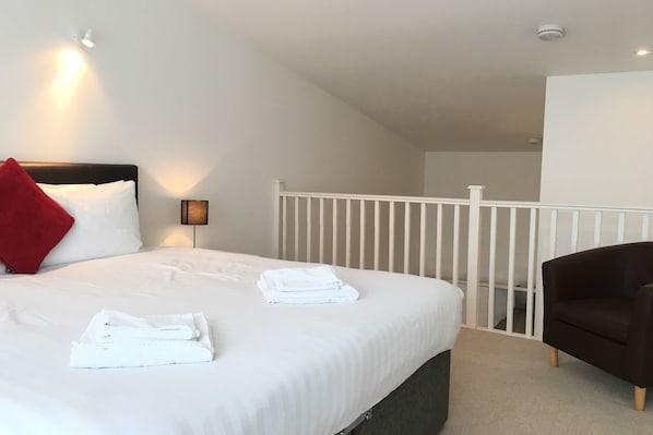 1 bedroom, free cots/infant beds