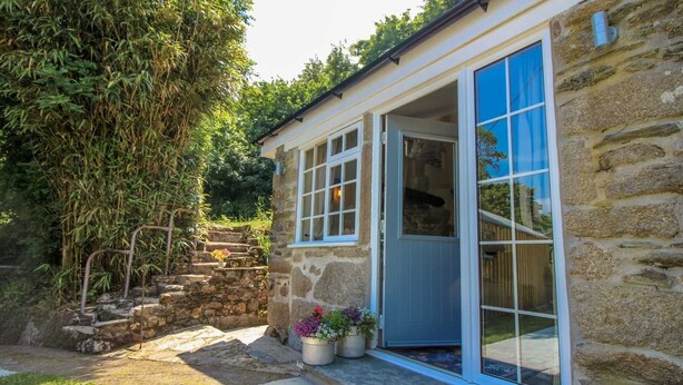 Property entrance - Hawks House (Launceston)
