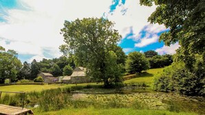 Property grounds - Hawks House (Launceston)