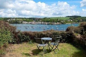 Property grounds - Harbour Cottage (Falmouth)