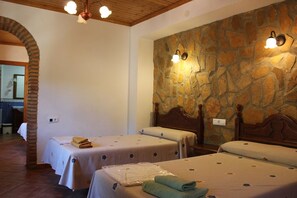 Comfort Triple Room, Multiple Beds, Non Smoking, Mountain View | Free WiFi, bed sheets - Hostal Spa Venta Ticiano (Santiago-Pontones)