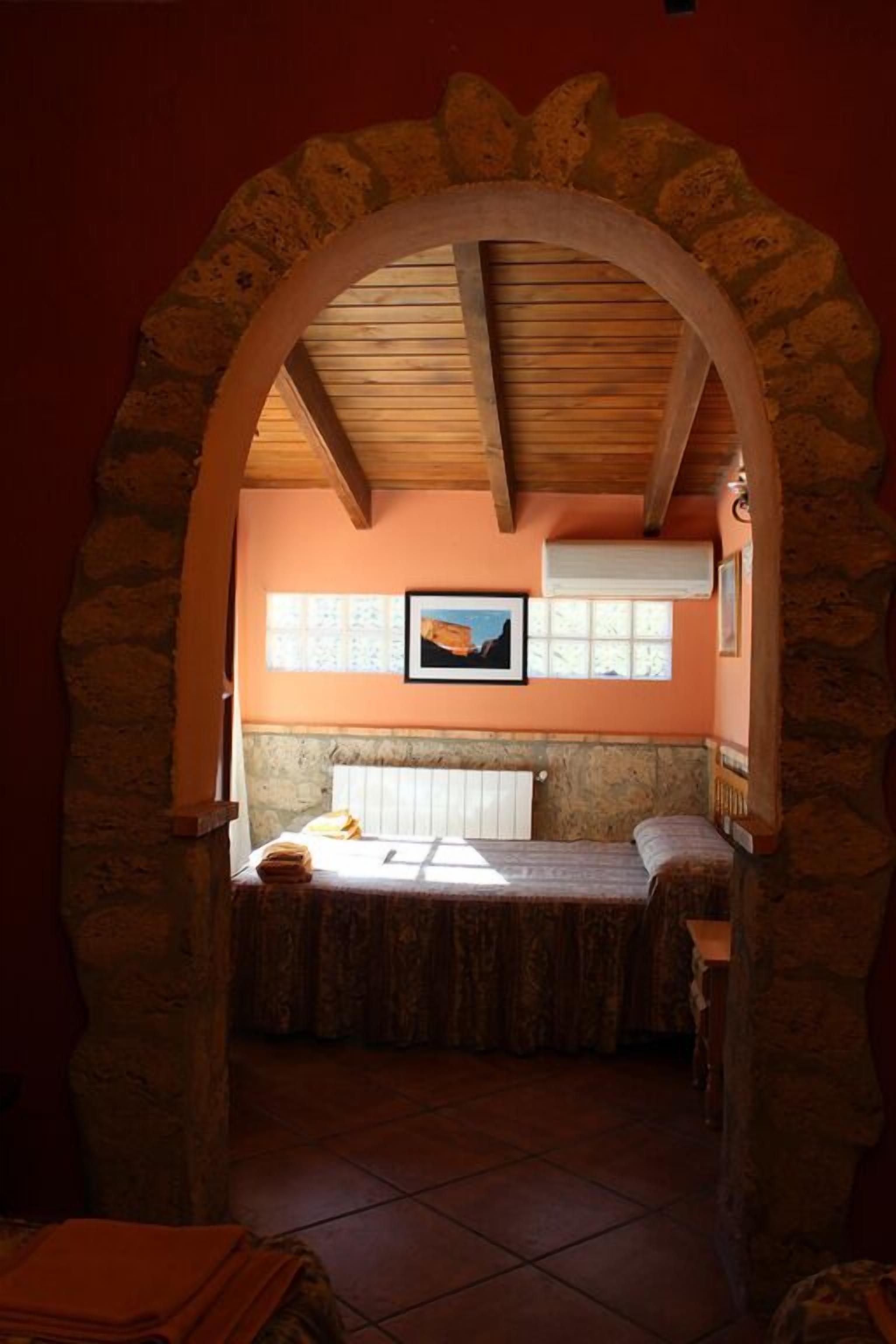 Double Room, 1 Double Bed | Free WiFi, bed sheets