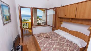 1 Schlafzimmer, hochwertige Bettwaren, Bügeleisen/Bügelbrett