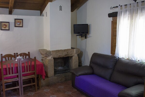 House, 2 Bedrooms (Sancho) | Living room | Flat-screen TV