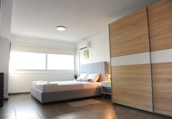 Luxury Apartment | 1 bedroom, premium bedding, pillow-top beds, in-room safe
