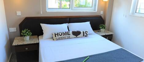 1 bedroom, premium bedding, pillow-top beds, in-room safe