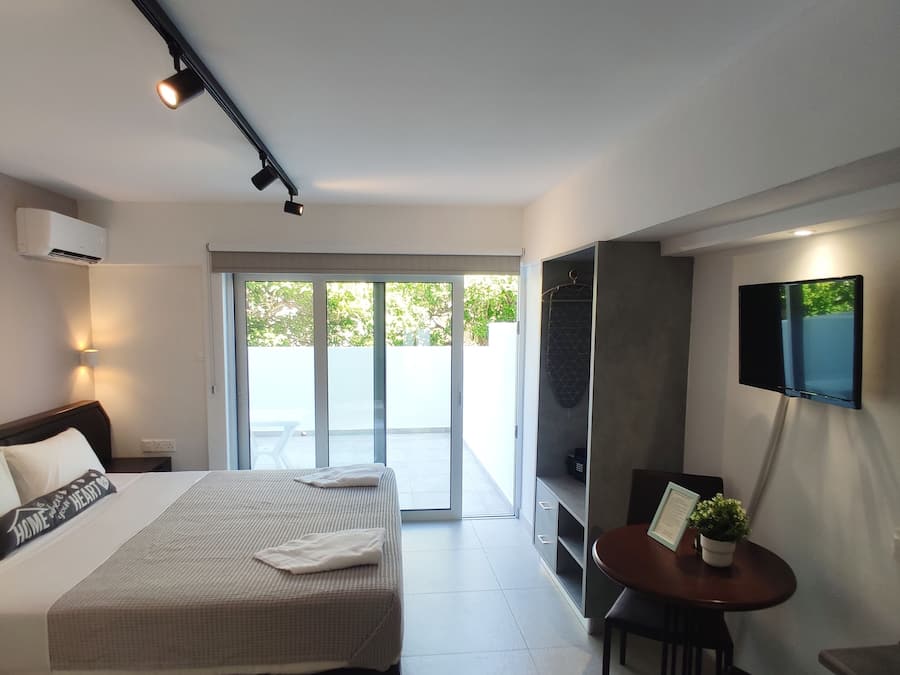 Superior Studio | 1 bedroom, premium bedding, pillowtop beds, in-room safe