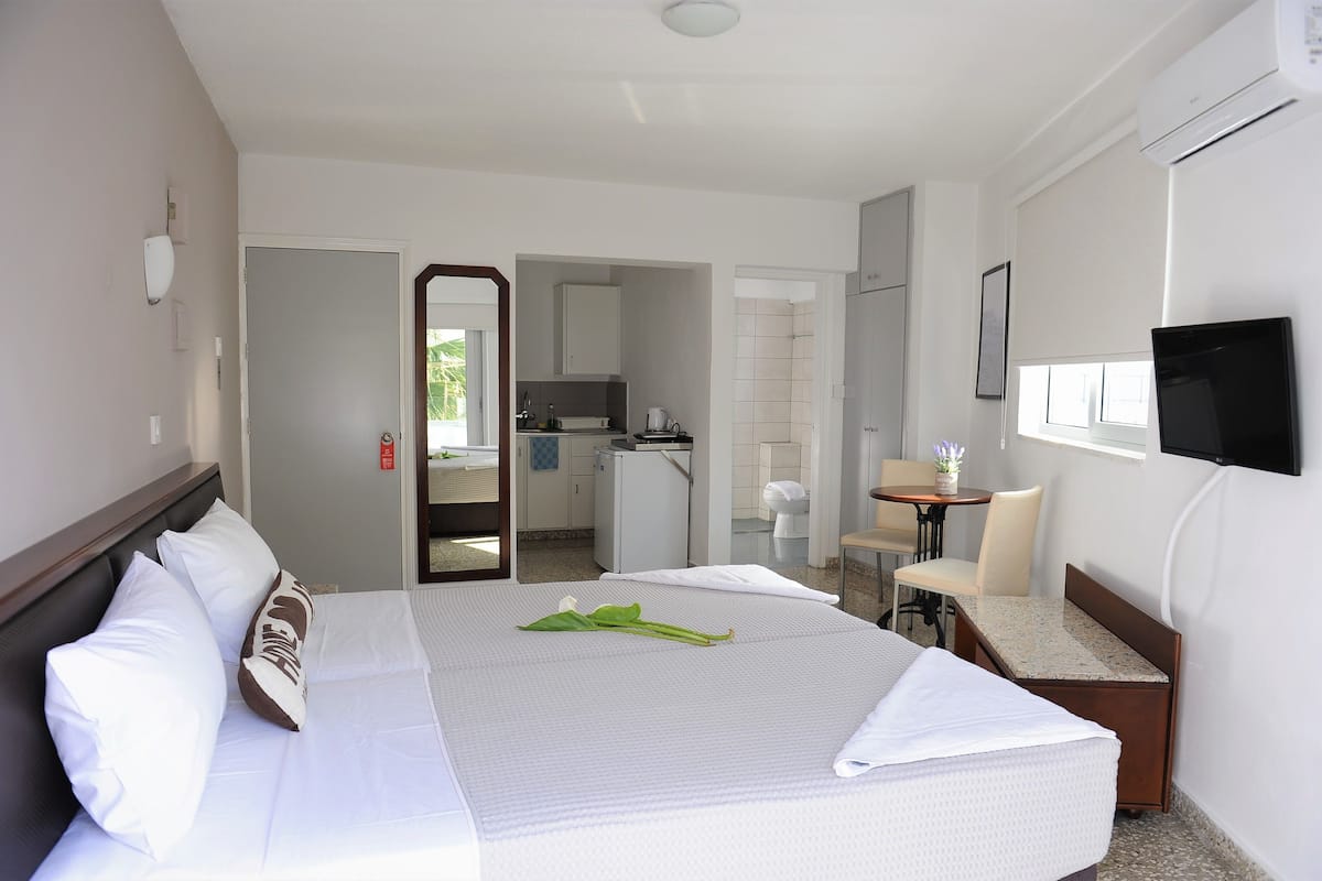 Estudio superior | 1 habitación, ropa de cama de alta calidad y camas con pillow-top 