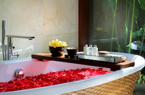 Vila júnior, 1 quarto | Banheira de imersão
