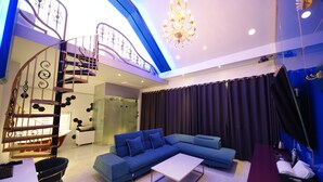 واي فاي مجانًا وملاءات أسرّة